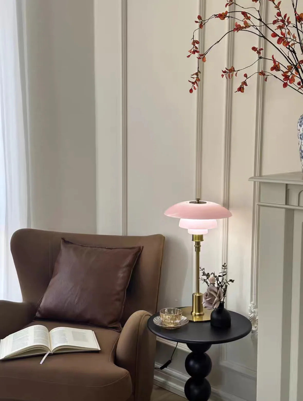 Elegant Nordic-Inspired Ambient Lamp